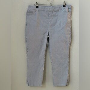 Striped Seersucker Style Cropped Capri Pants (Size XL)